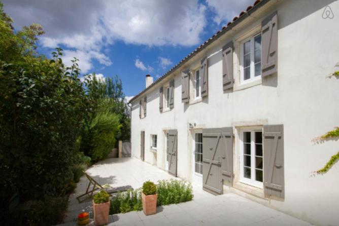 La Tonnelle Fleurie Chambres D'Hotes Sainte-Soulle 外观 照片